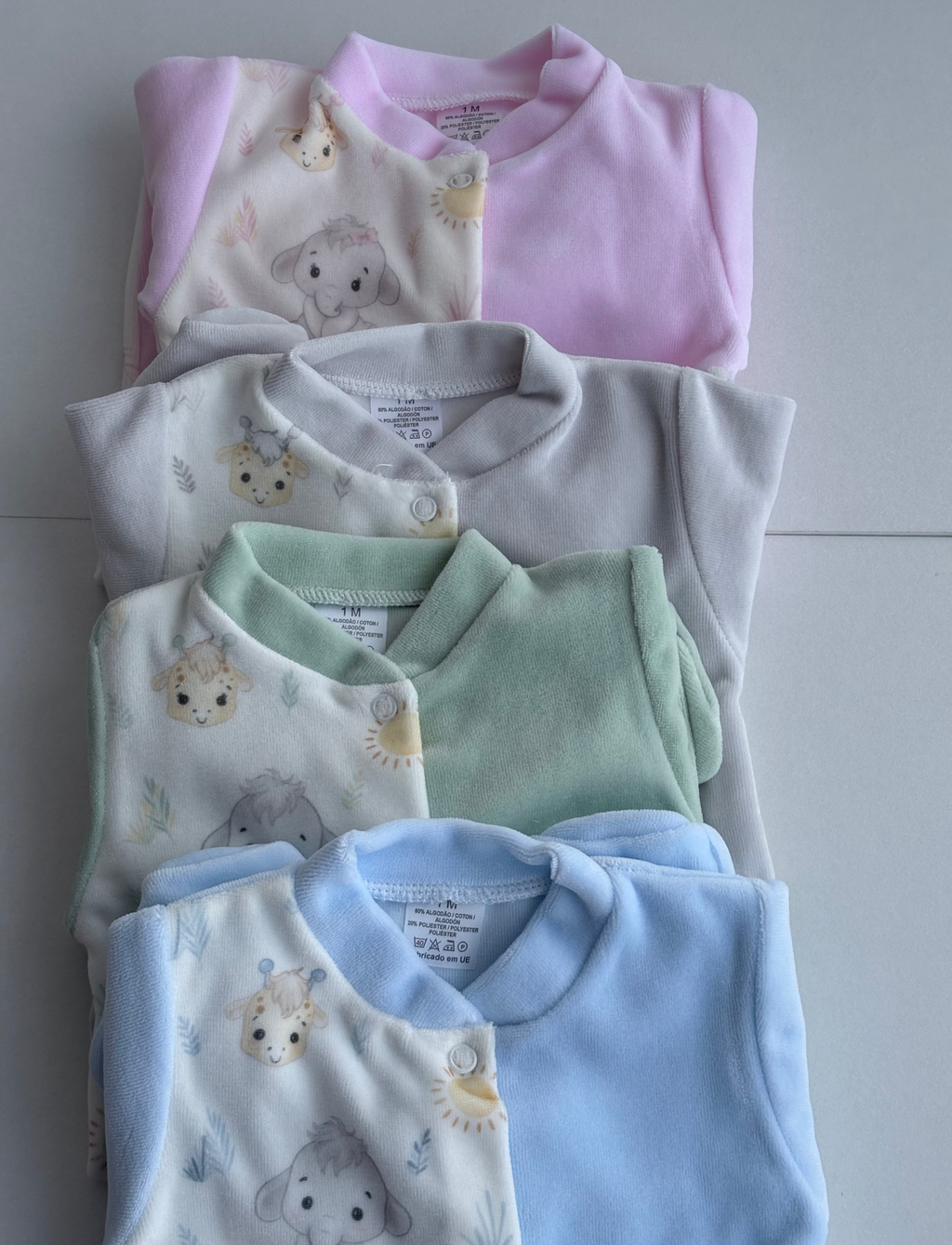 Babygrow de trespasse em tecido laminado